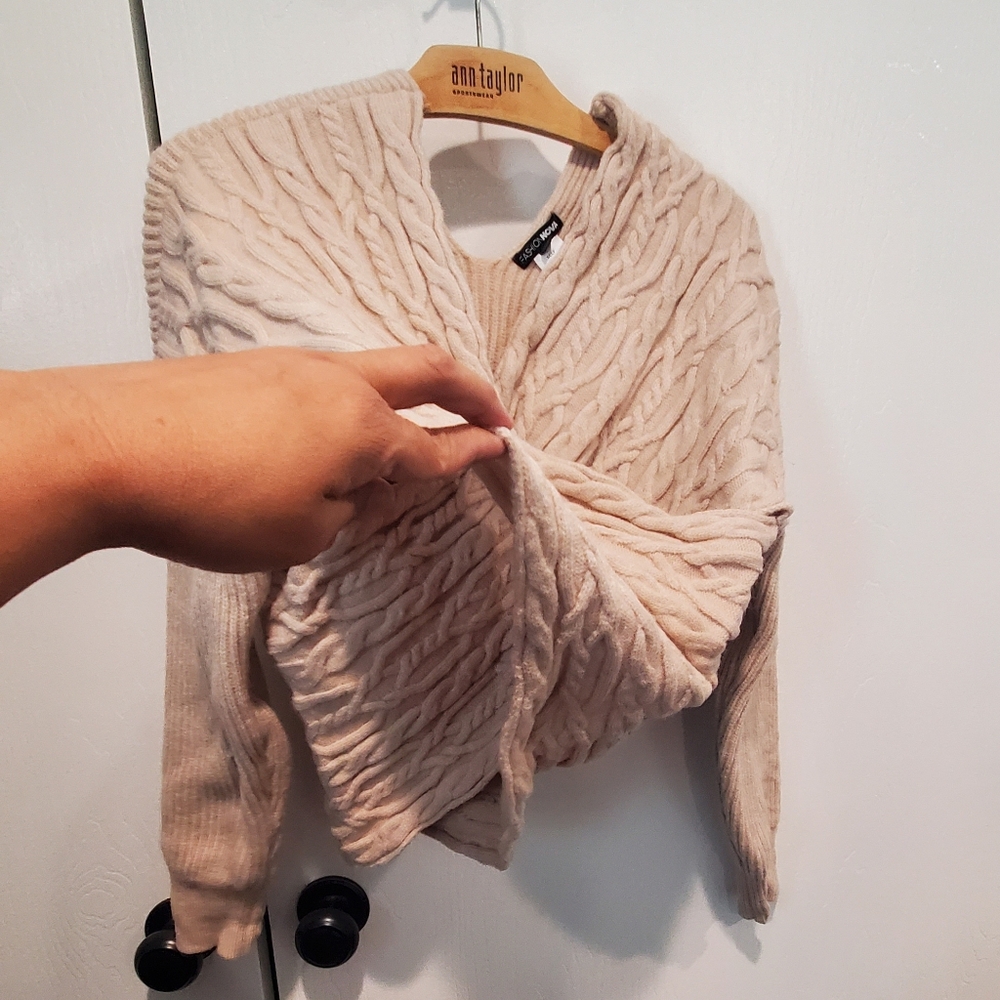 Sweater - Picture 3 of 5